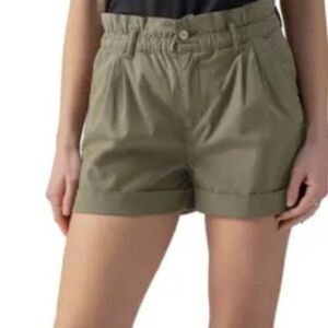 Sanctuary 3 inch inseam kakhi green high waist shorts
